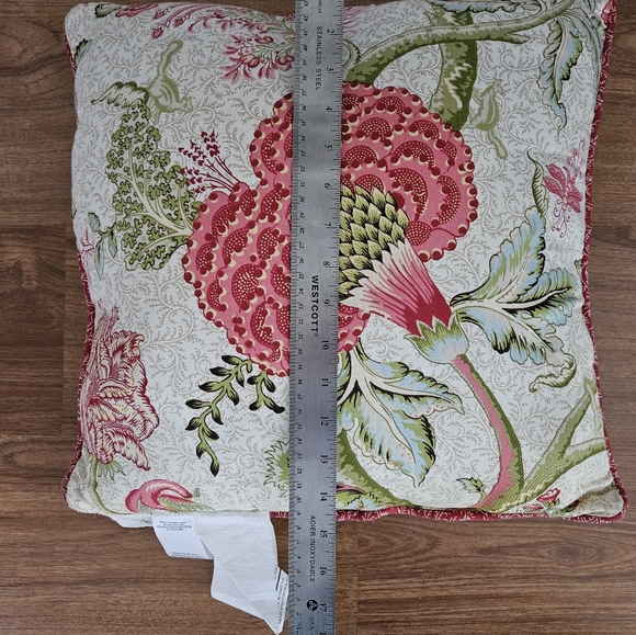 Decorative cushion - Picture 3 of 5